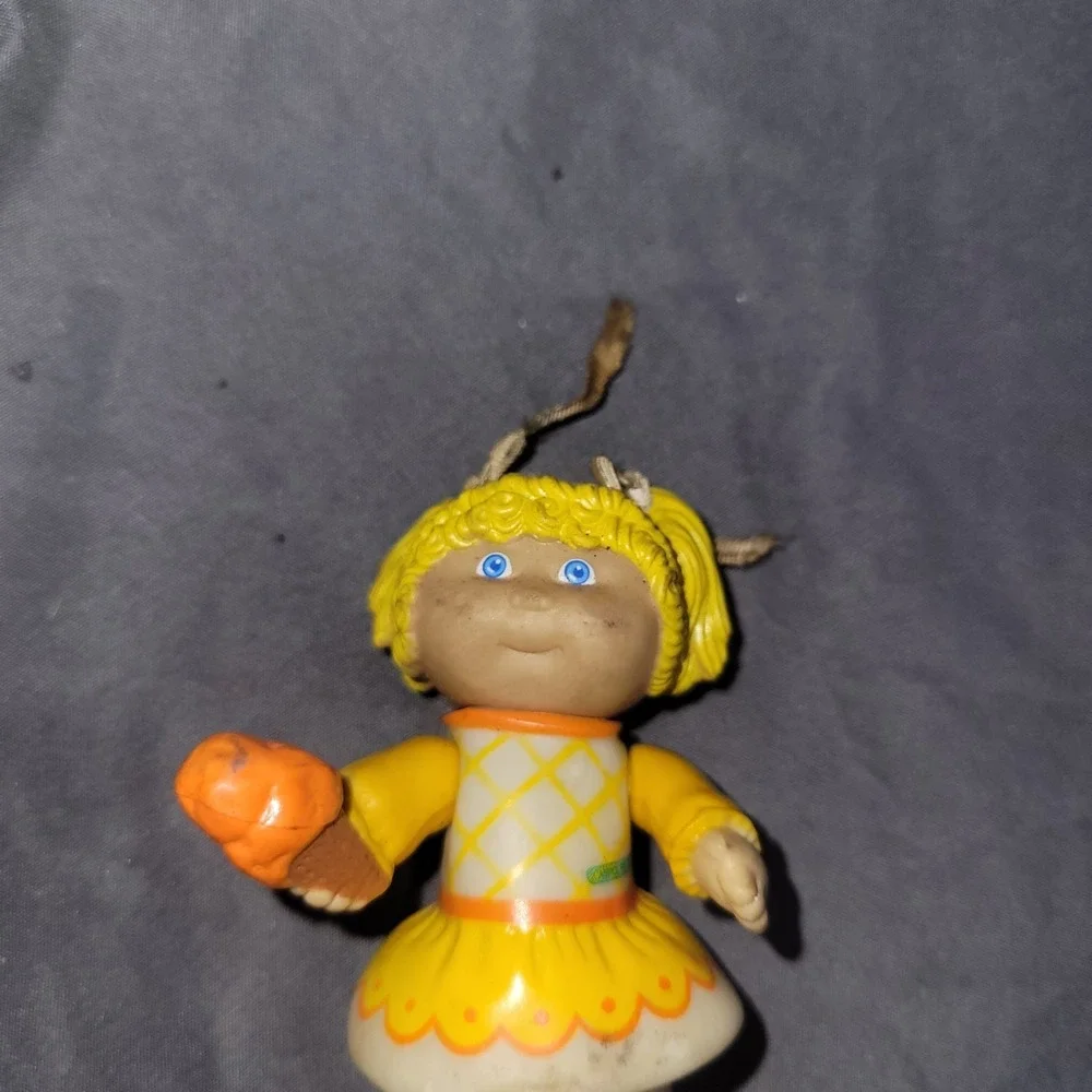 VTG 1984 Cabbage Patch Kids Doll Poseable Figure Emelda Faith Collectible